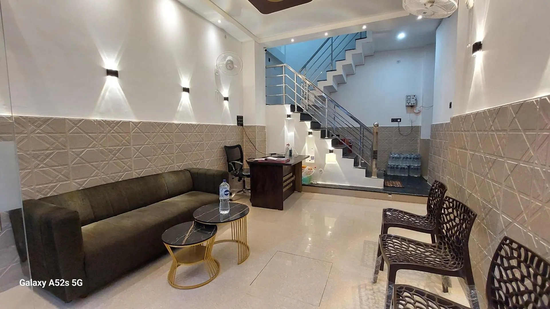Narayani Paying Guest House Varanasi